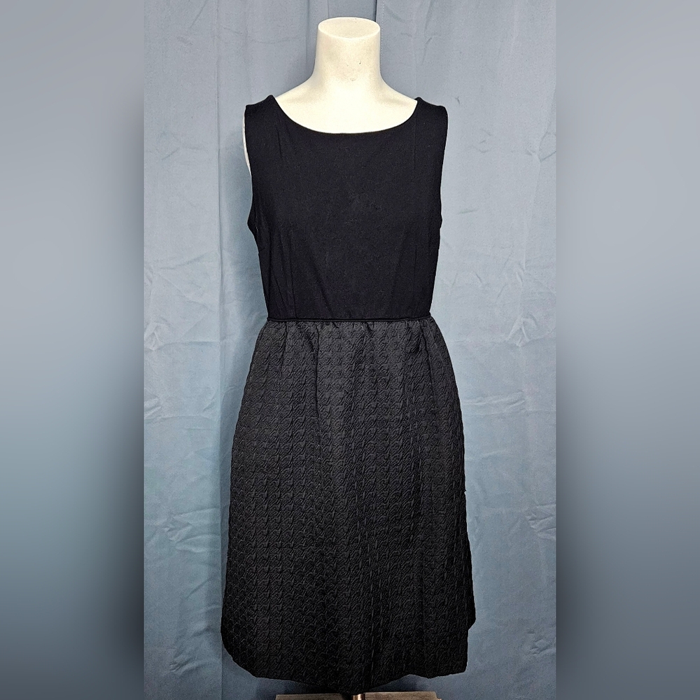 Banana Republic‎ Modern Textured Sleeveless Little Black Dress Size 12